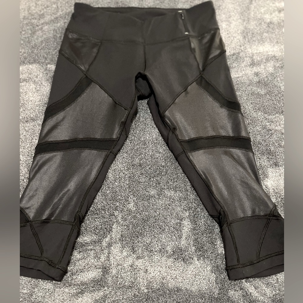 CALIA Mesh Crop Leggings by Carrie Underwood Size L